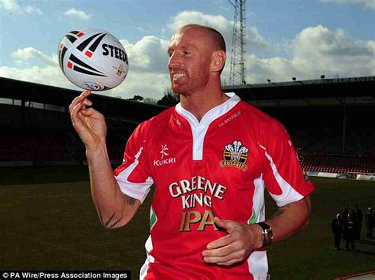 Gareth Thomas The Inspirational Leader And Icon Of Rugby Union Captain Courage Gareth Thomas