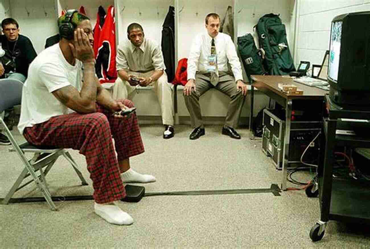 Inside The Chicago Bulls Locker Room During The Dynasty Era If These Walls Could Talk: Chicago Bulls: Stories From The Sideline Locker Room And Press Box Of The Chicago Bulls Dynasty