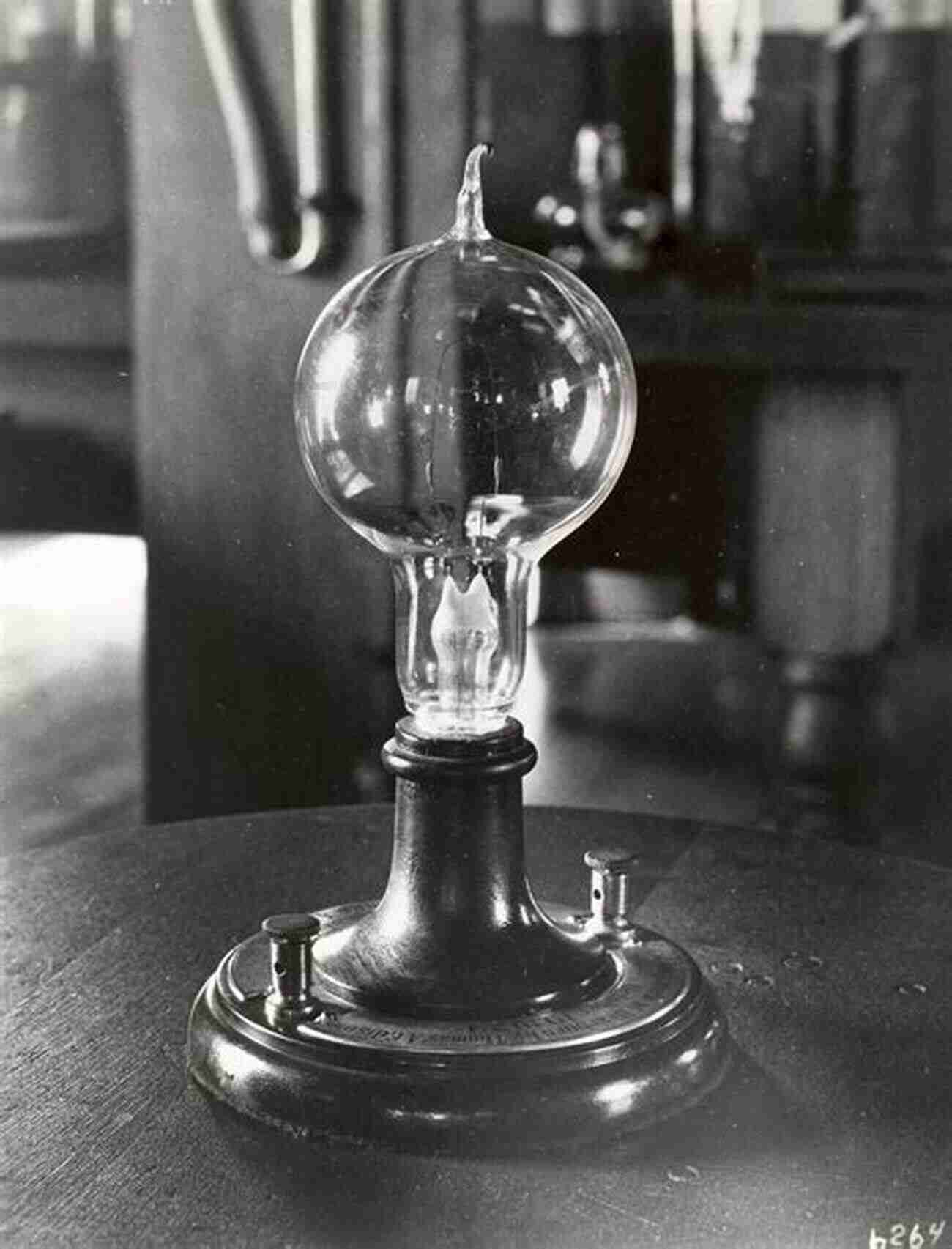 Invention Of The Light Bulb By Thomas Edison The Wonderful Century: The Age Of New Ideas In Science And Invention (Routledge Library Editions: Science And Technology In The Nineteenth Century 10)