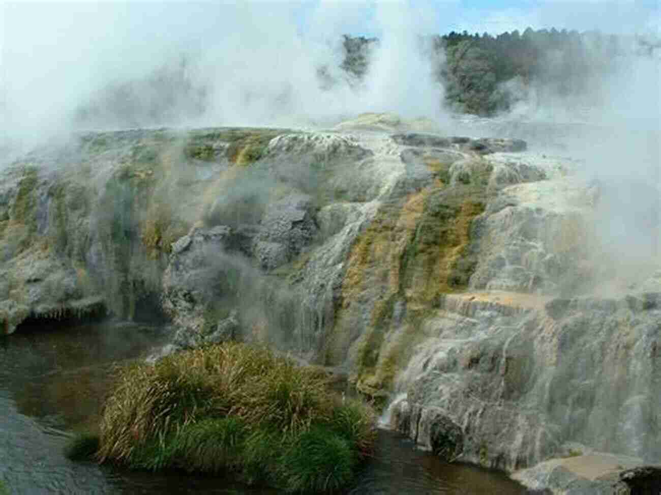 Rotorua A Geothermal Wonderland New Zealand / Aotearoa A Collection Of Articles For The Independent Traveller (Indie Travel Guides)