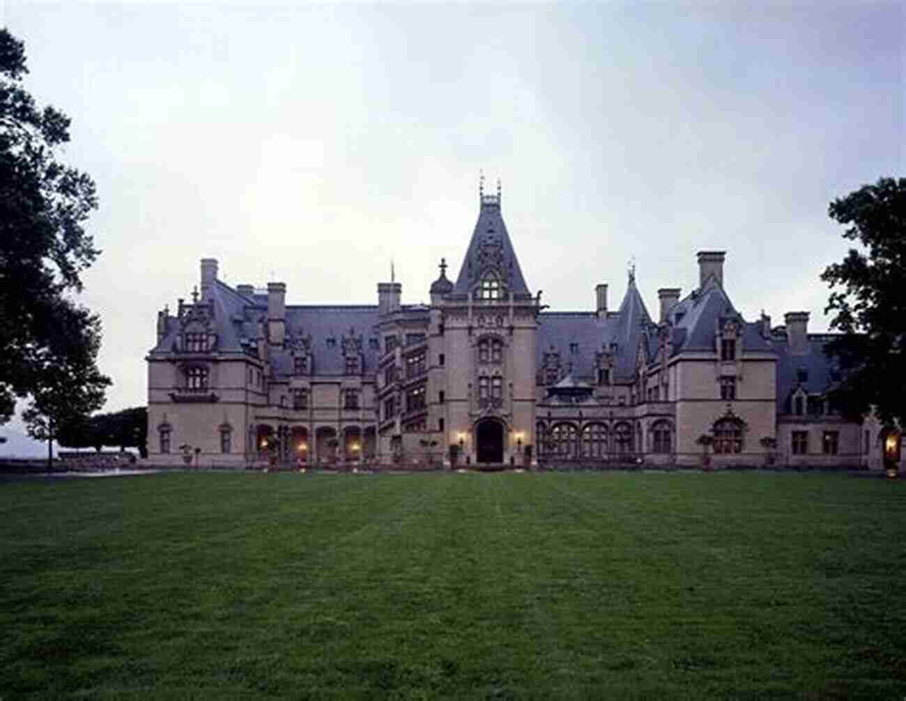 The Last Castle: Biltmore Estate SUMMARY: THE LAST CASTLE BY DENISE KIERNAN