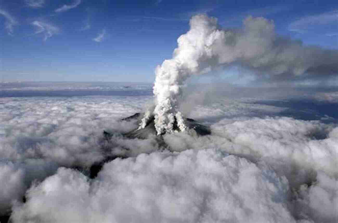 The Volcanic Mount Ontake 10 Classic Alpine Climbs Of Japan (Volume 1)